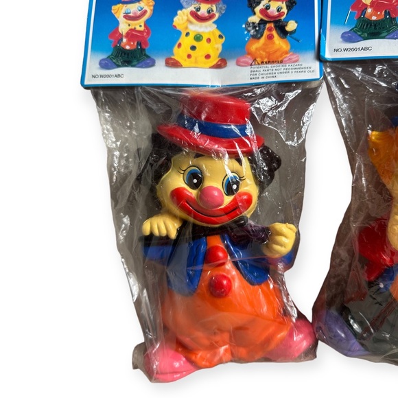 Vintage New In Package Set Of Two Plastic Clown Piggy Banks Clown Tirelire - Picture 3 of 11